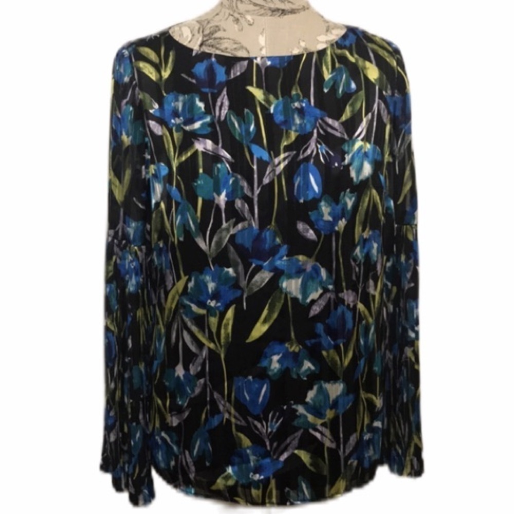 *nwt The Limited Blue Flower Top S